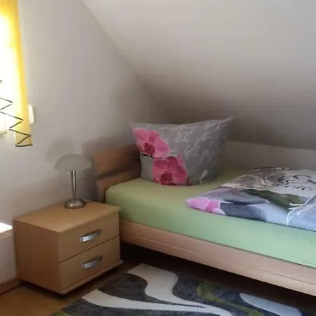 Homestay Messe- Und Gaestezimmer *