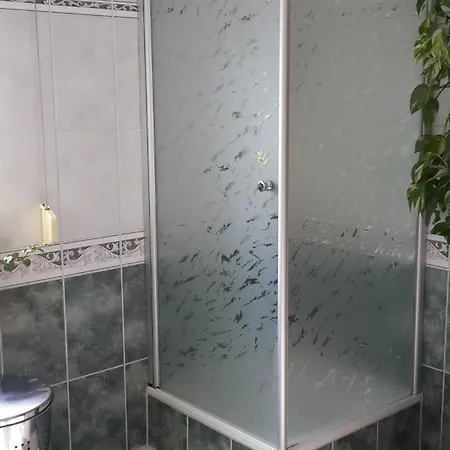 Messe- Und Gaestezimmer הנובר